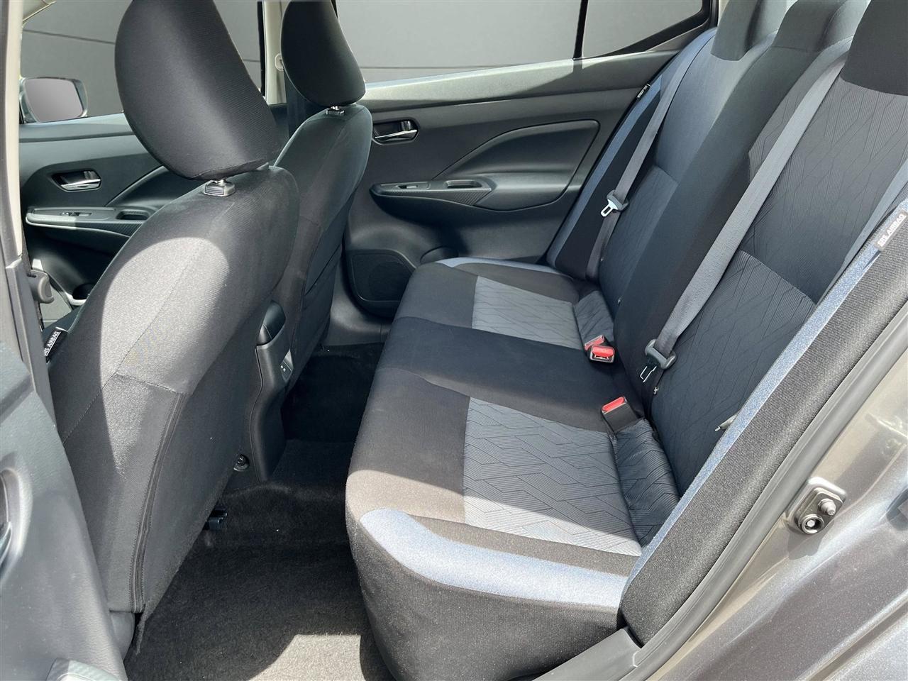 Nissan Versa SV 2025