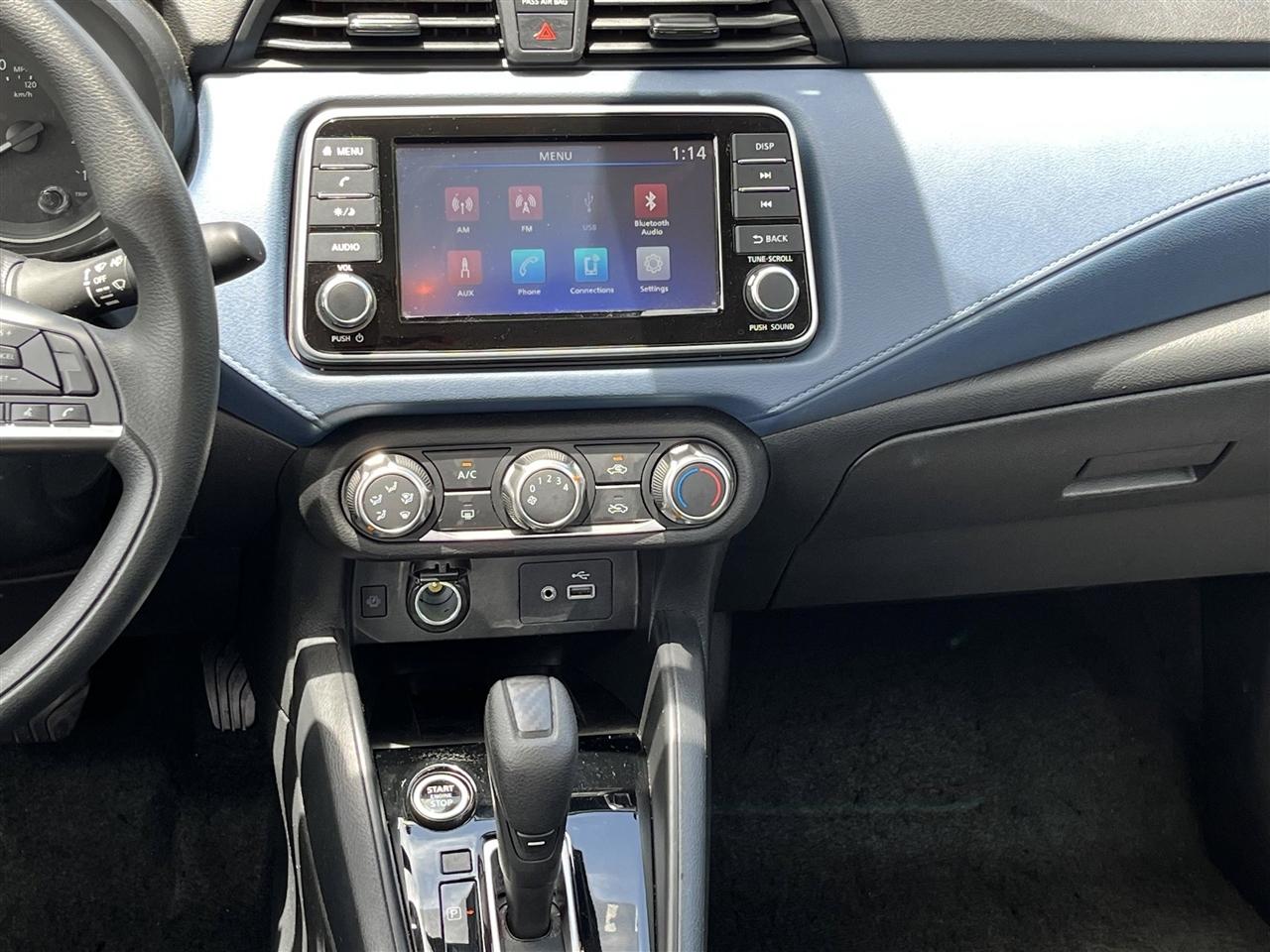 Nissan Versa SV 2025