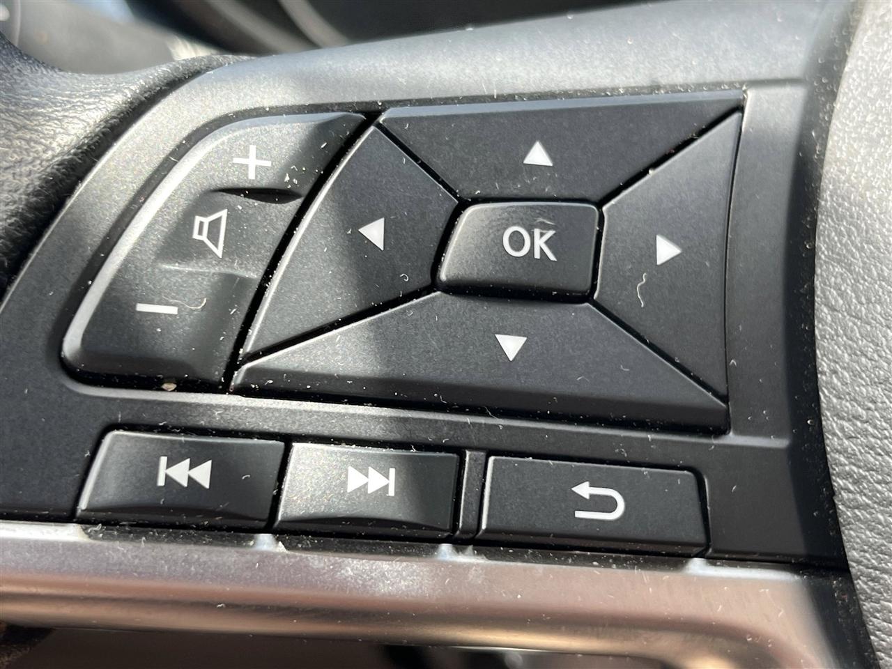 Nissan Versa SV 2025