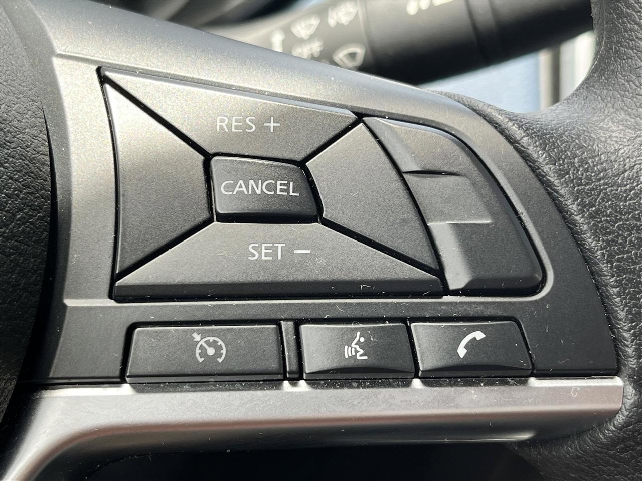 Nissan Versa SV 2025