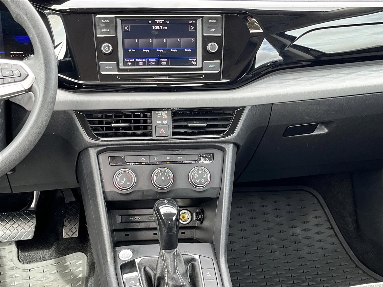 Volkswagen Taos S 2022