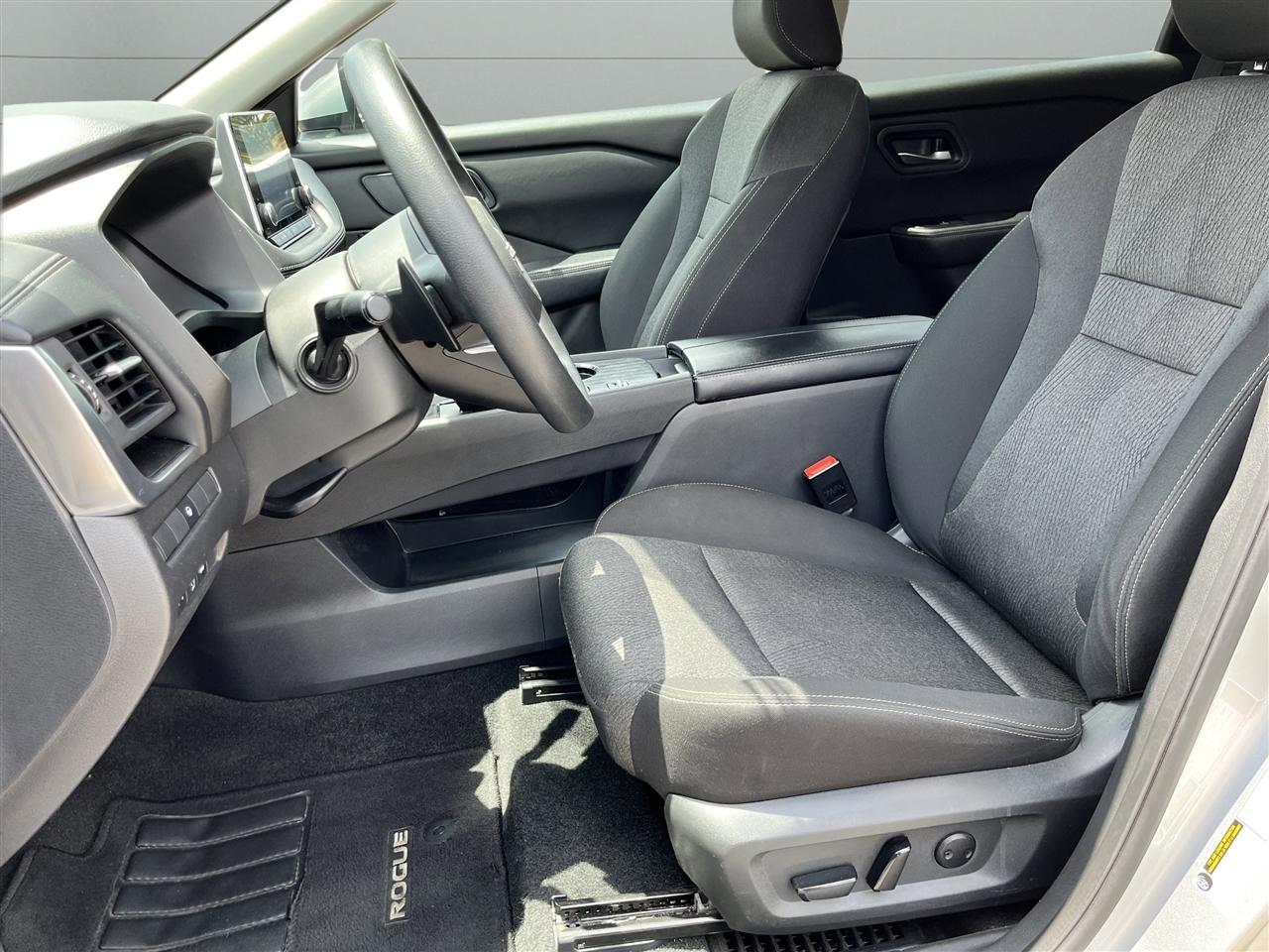 Nissan Rogue SV 2024