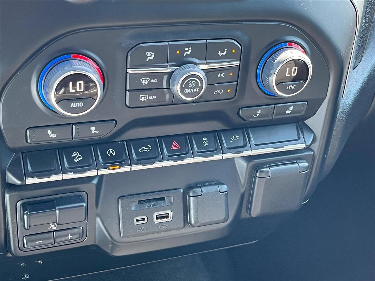 Chevrolet Silverado 1500 Limited LT Crew Cab 4WD 2022