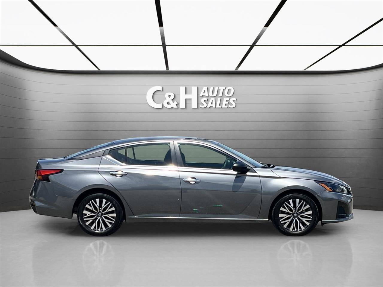 Nissan Altima 2.5 SV 2025