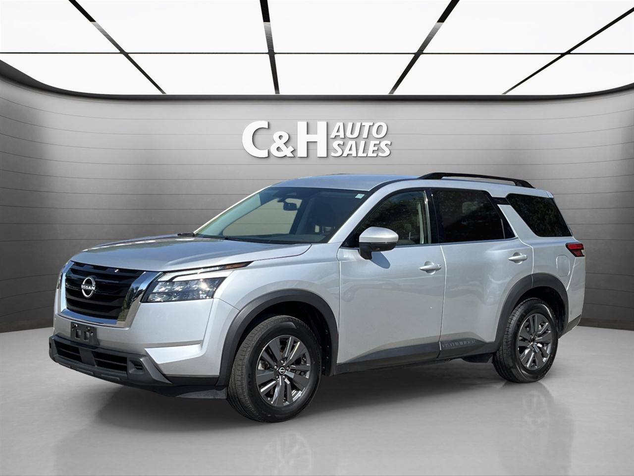 2024 Nissan Pathfinder SV