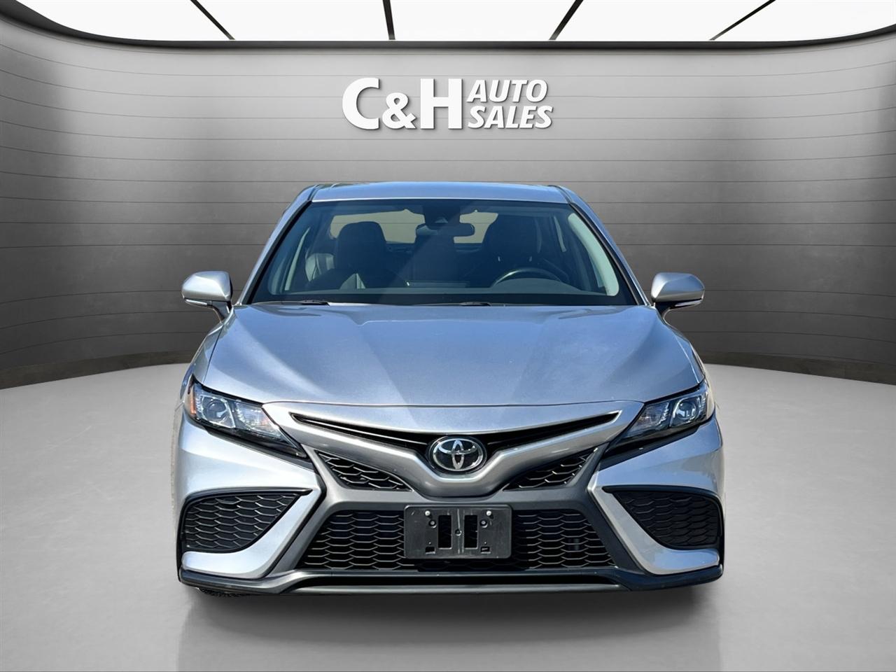Toyota Camry SE 2024