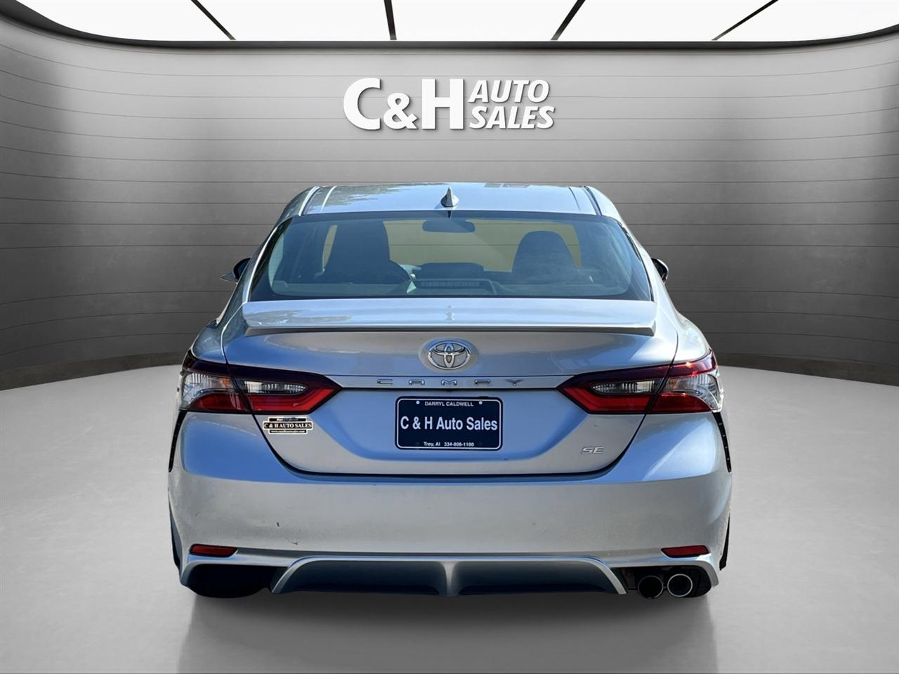 Toyota Camry SE 2024