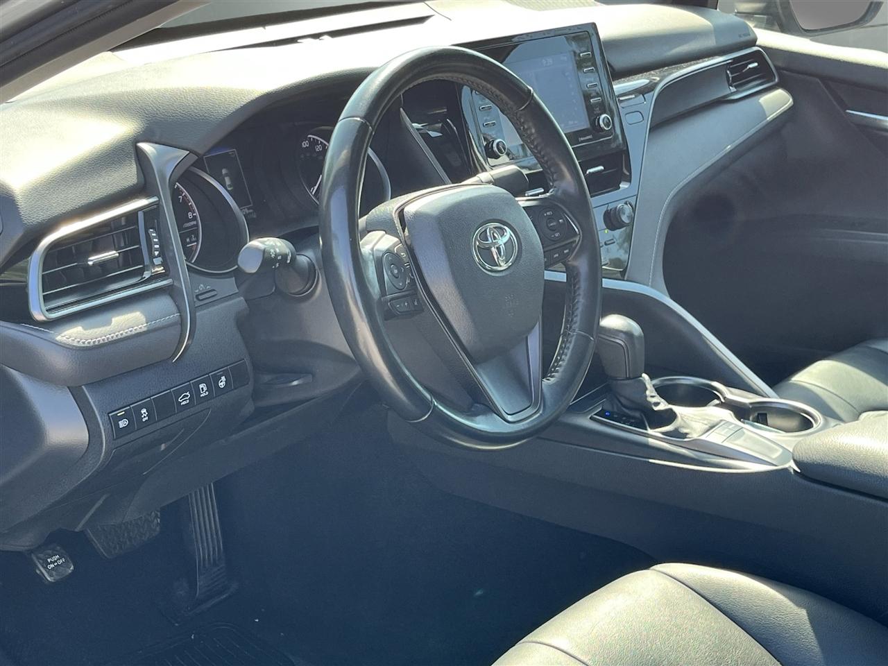 Toyota Camry SE 2024