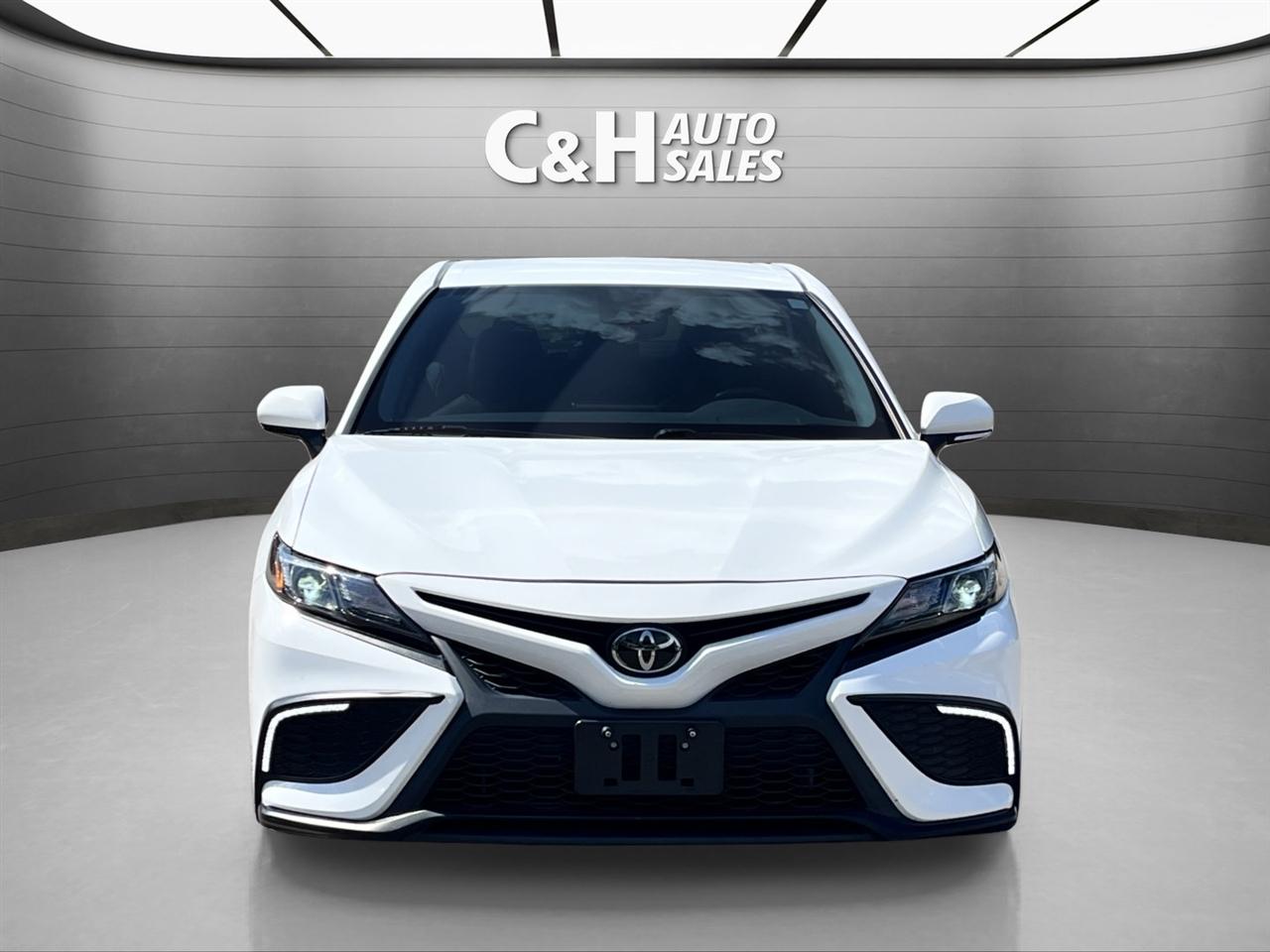 Toyota Camry SE 2024