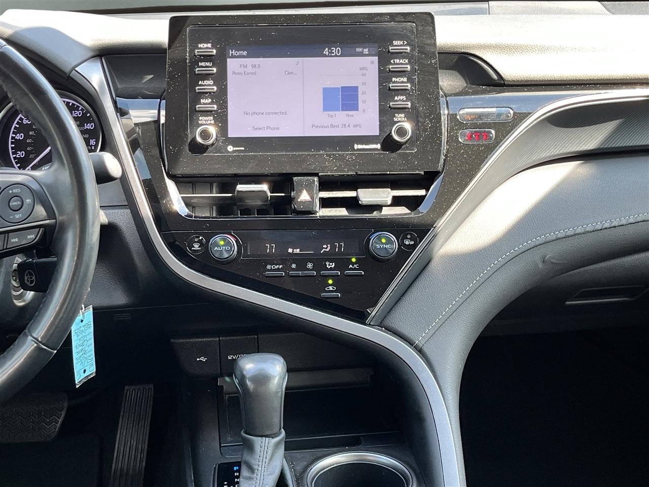 Toyota Camry SE 2024