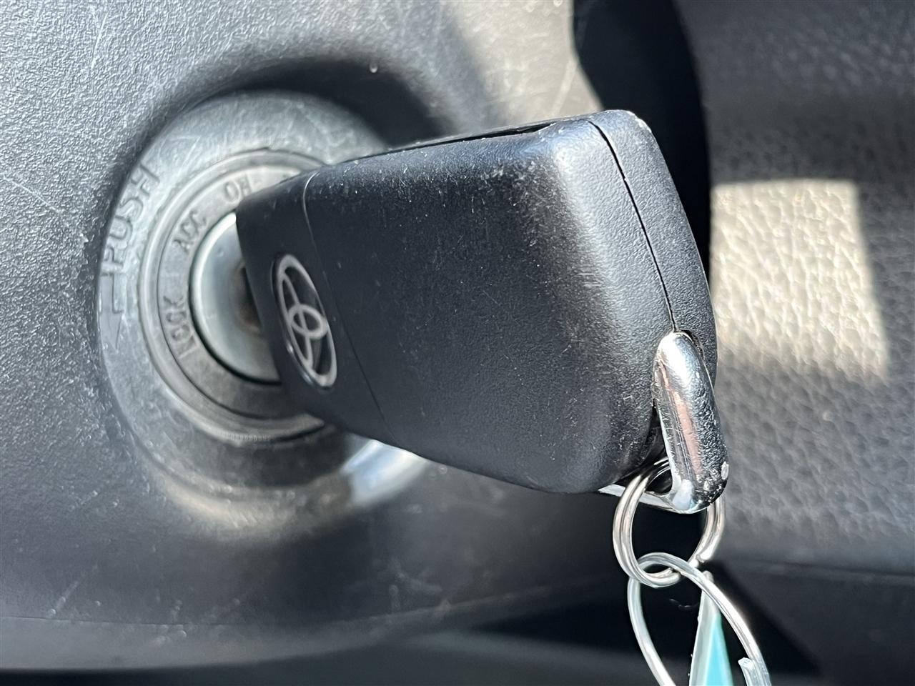 Toyota Camry SE 2024