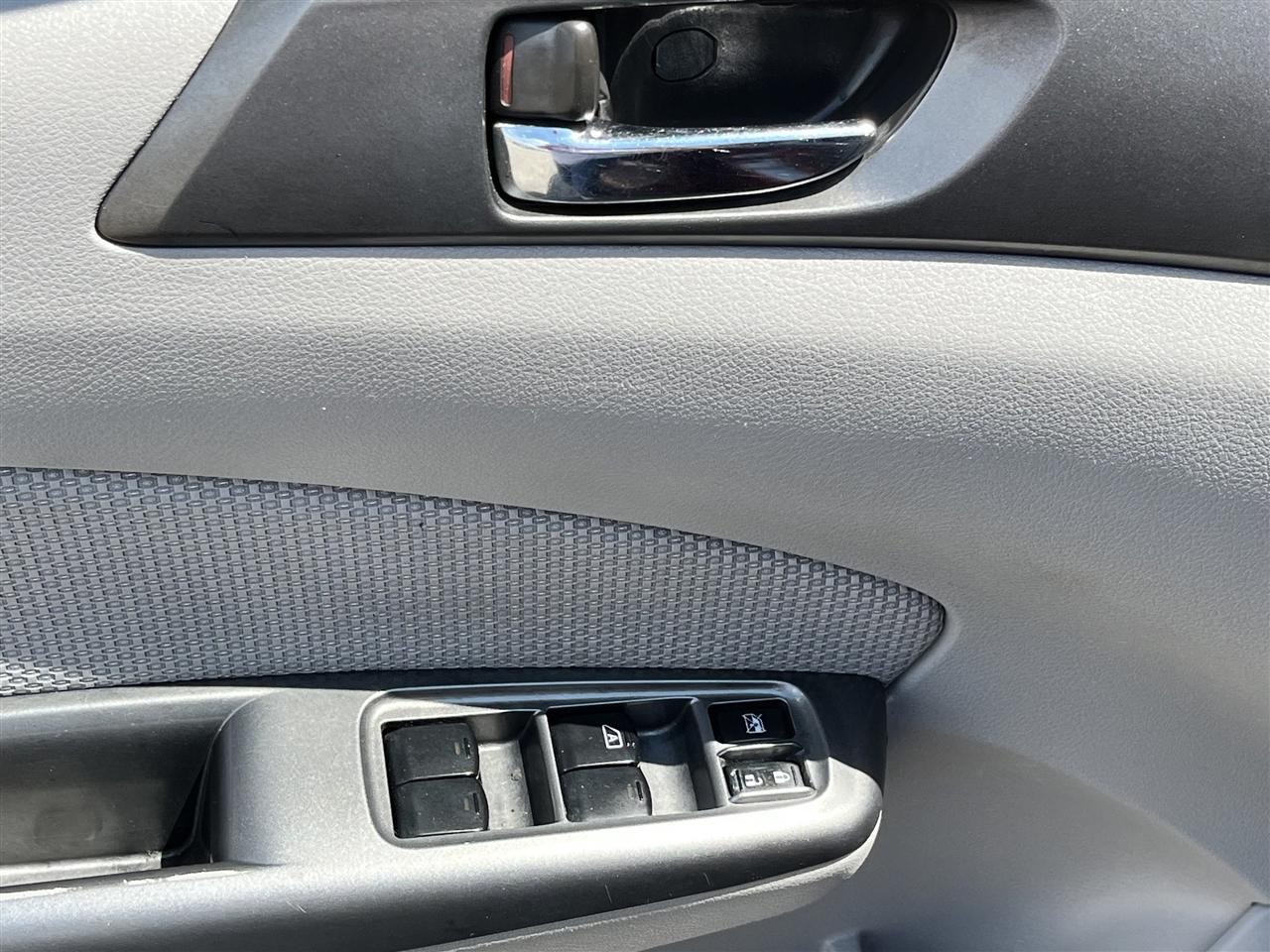 Subaru Forester 2.5X Premium 2011