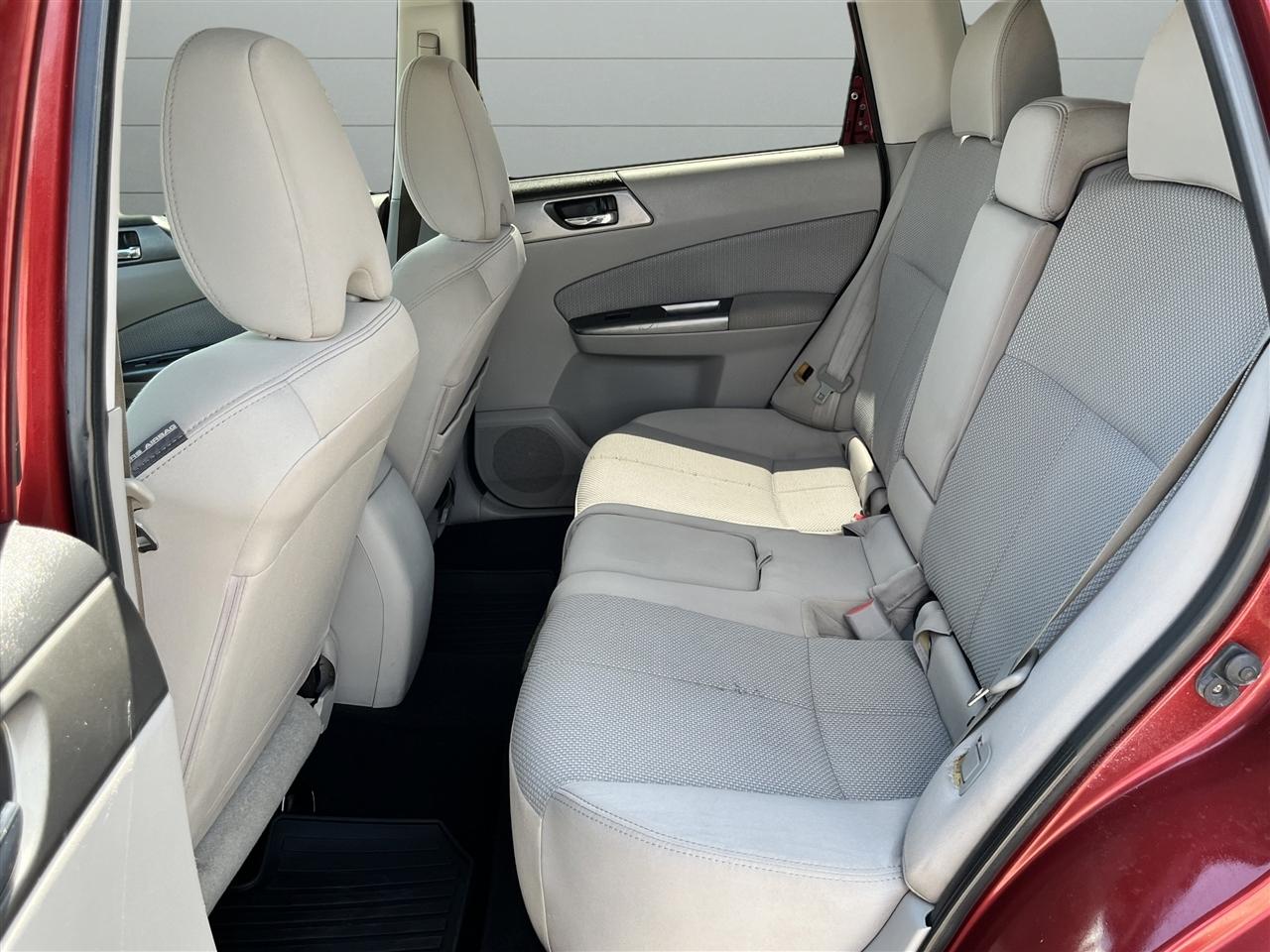 Subaru Forester 2.5X Premium 2011