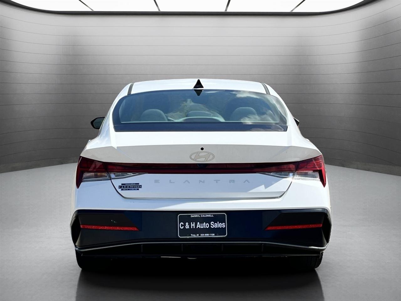 Hyundai Elantra SEL Convenience 2025