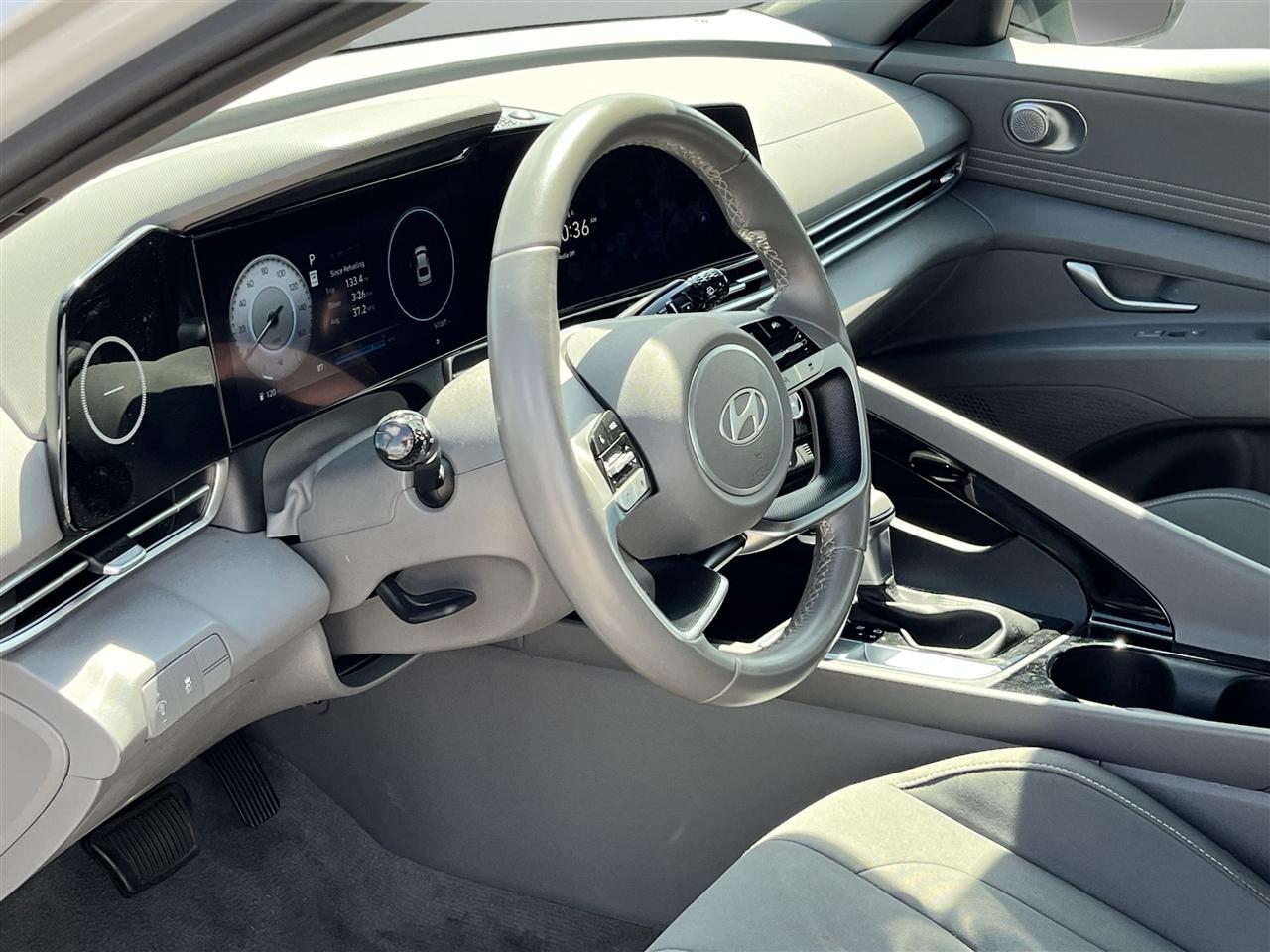 Hyundai Elantra SEL Convenience 2025