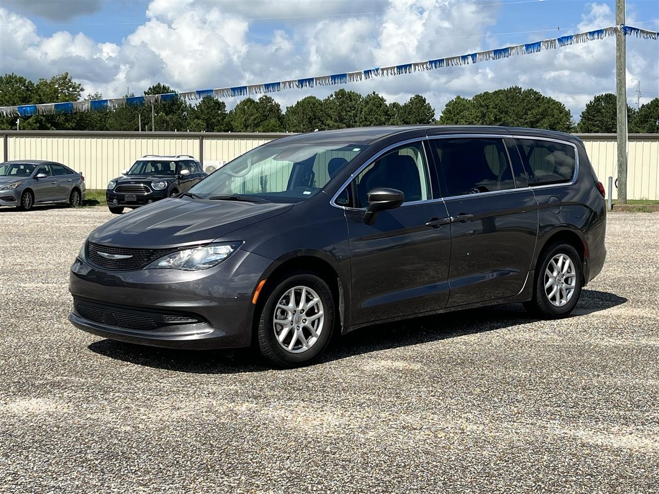 2023 Chrysler Voyager LX