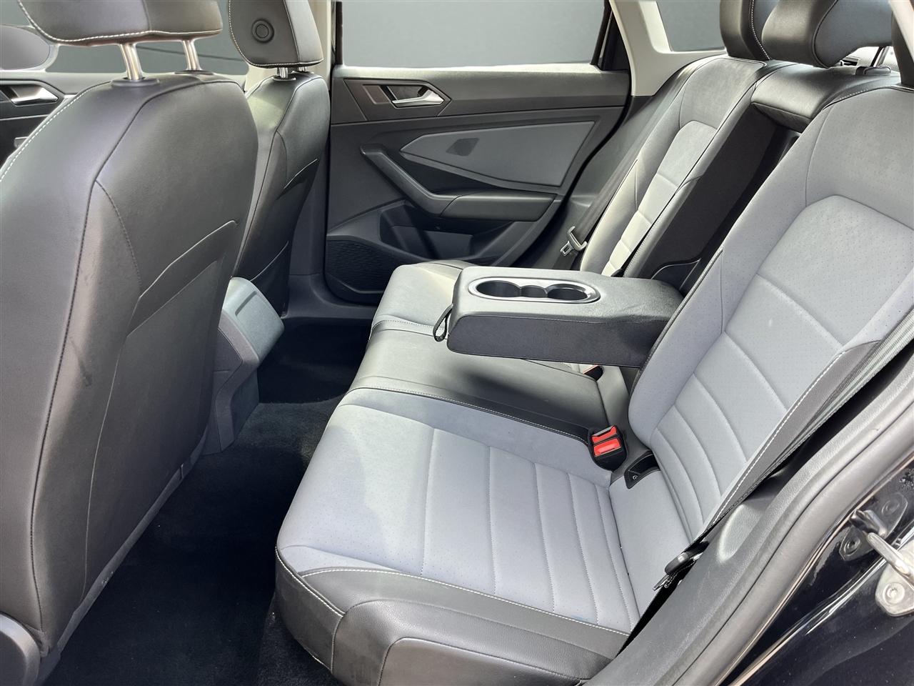 Volkswagen Jetta SE 2025