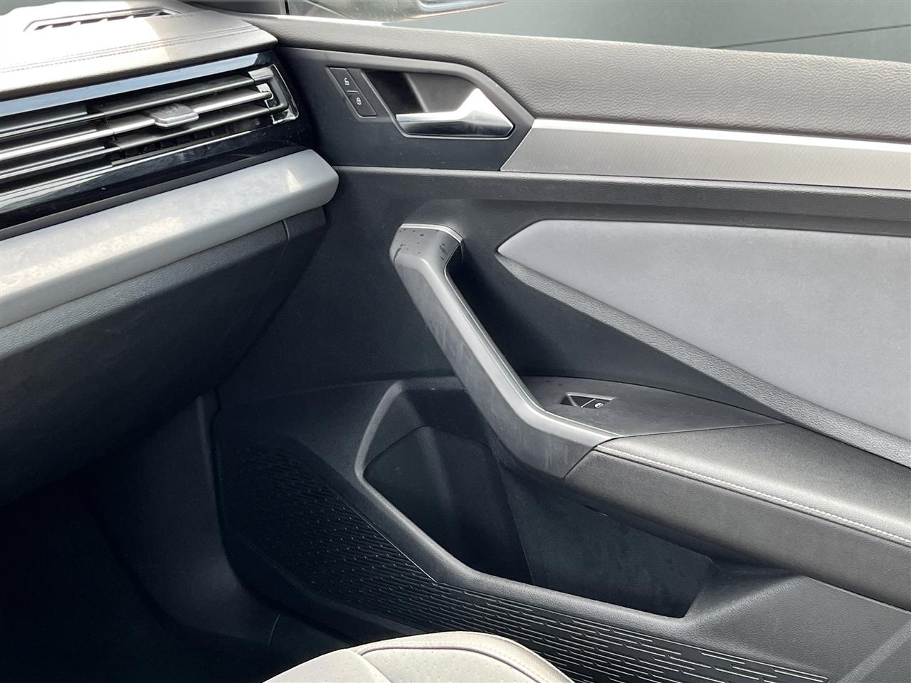Volkswagen Jetta SE 2025