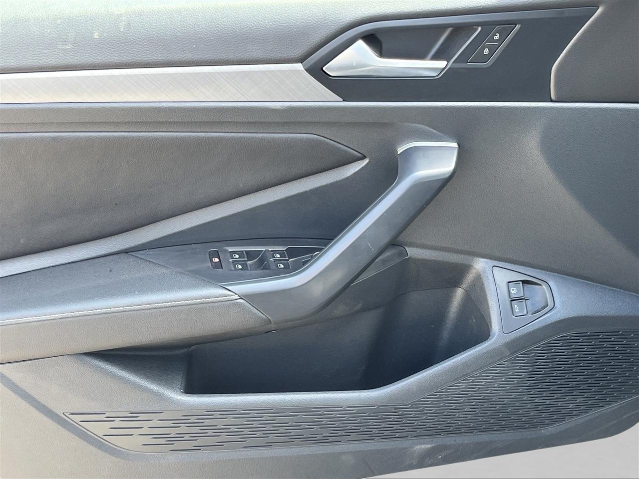 Volkswagen Jetta SE 2024