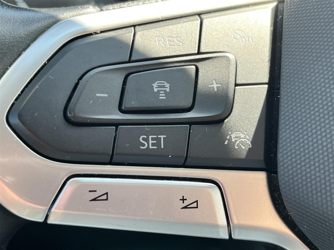 Volkswagen Jetta SE 2024