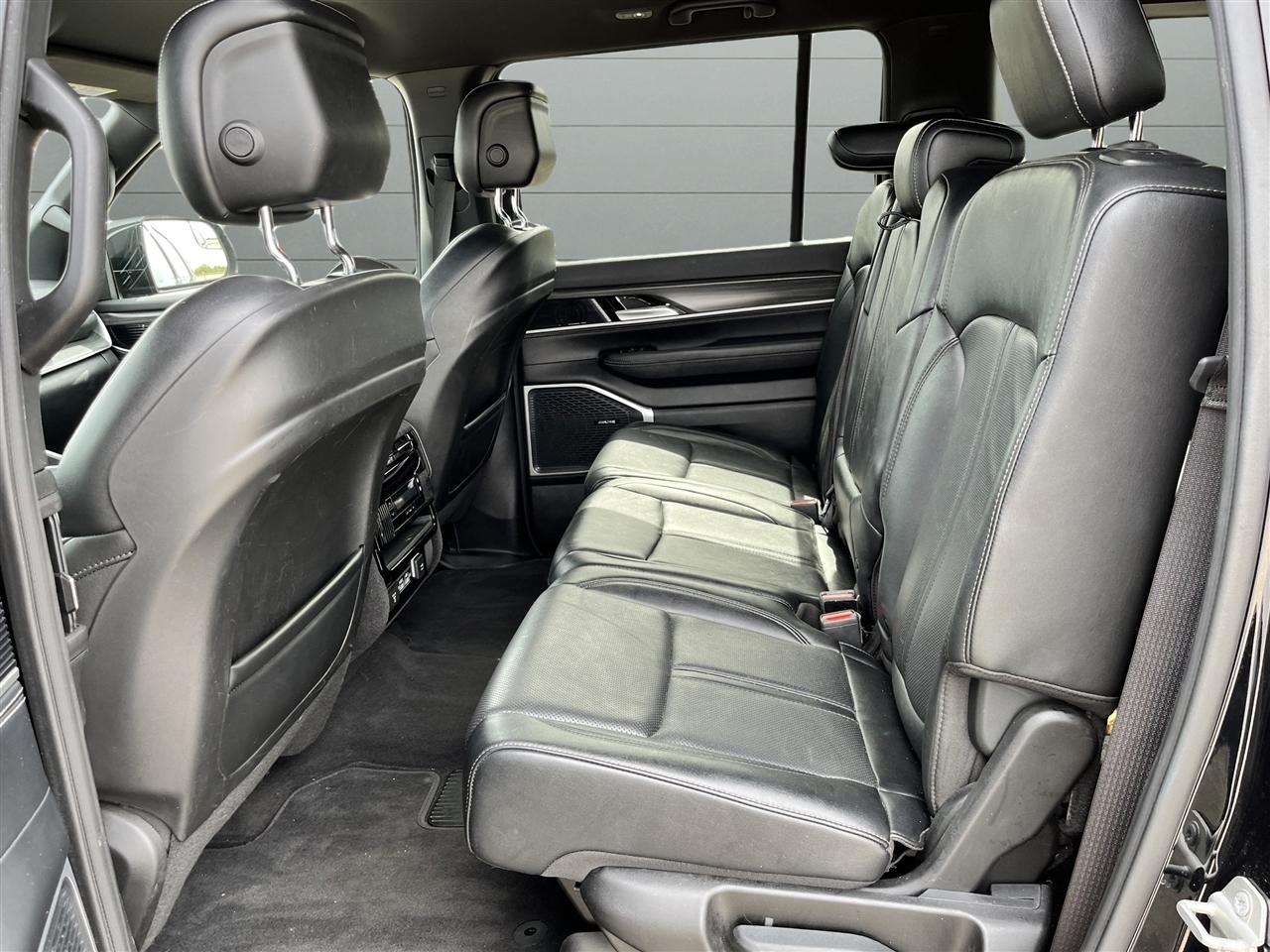 Jeep Wagoneer Series II 2024
