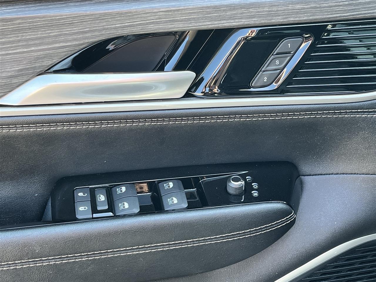 Jeep Wagoneer L Series II 4WD 2024