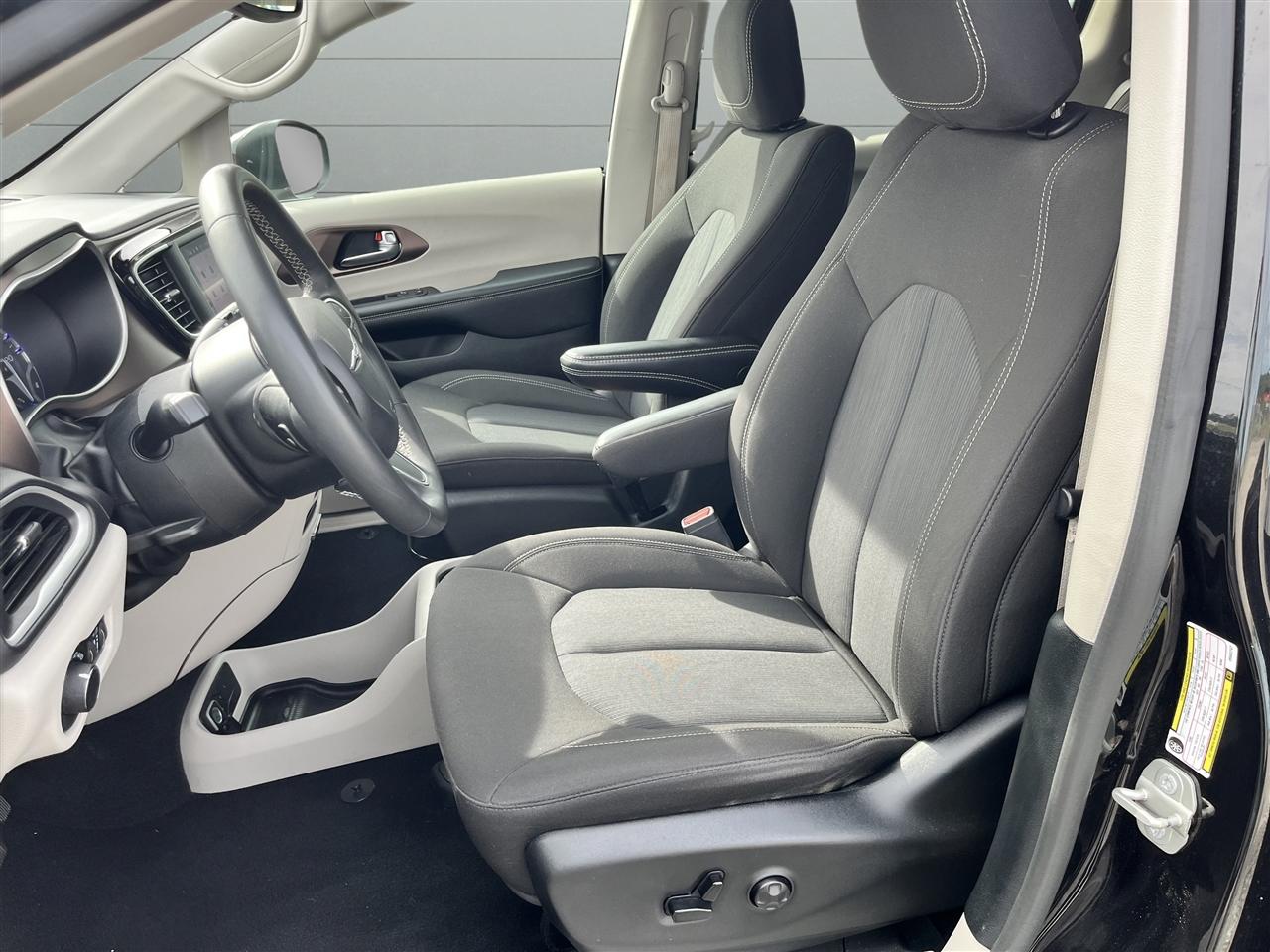 Chrysler Voyager LX 2023