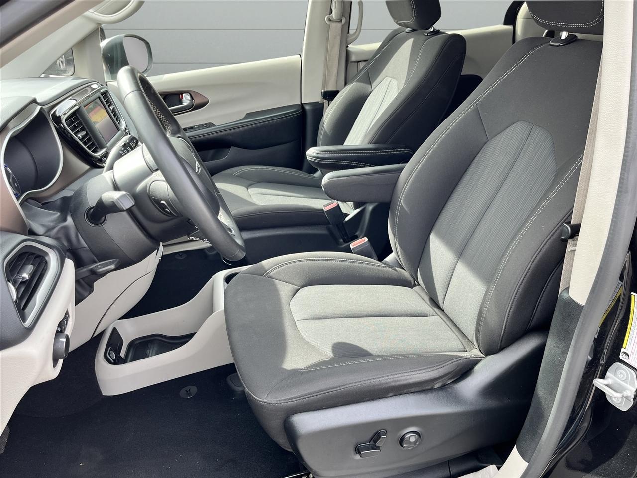 Chrysler Voyager LX 2023