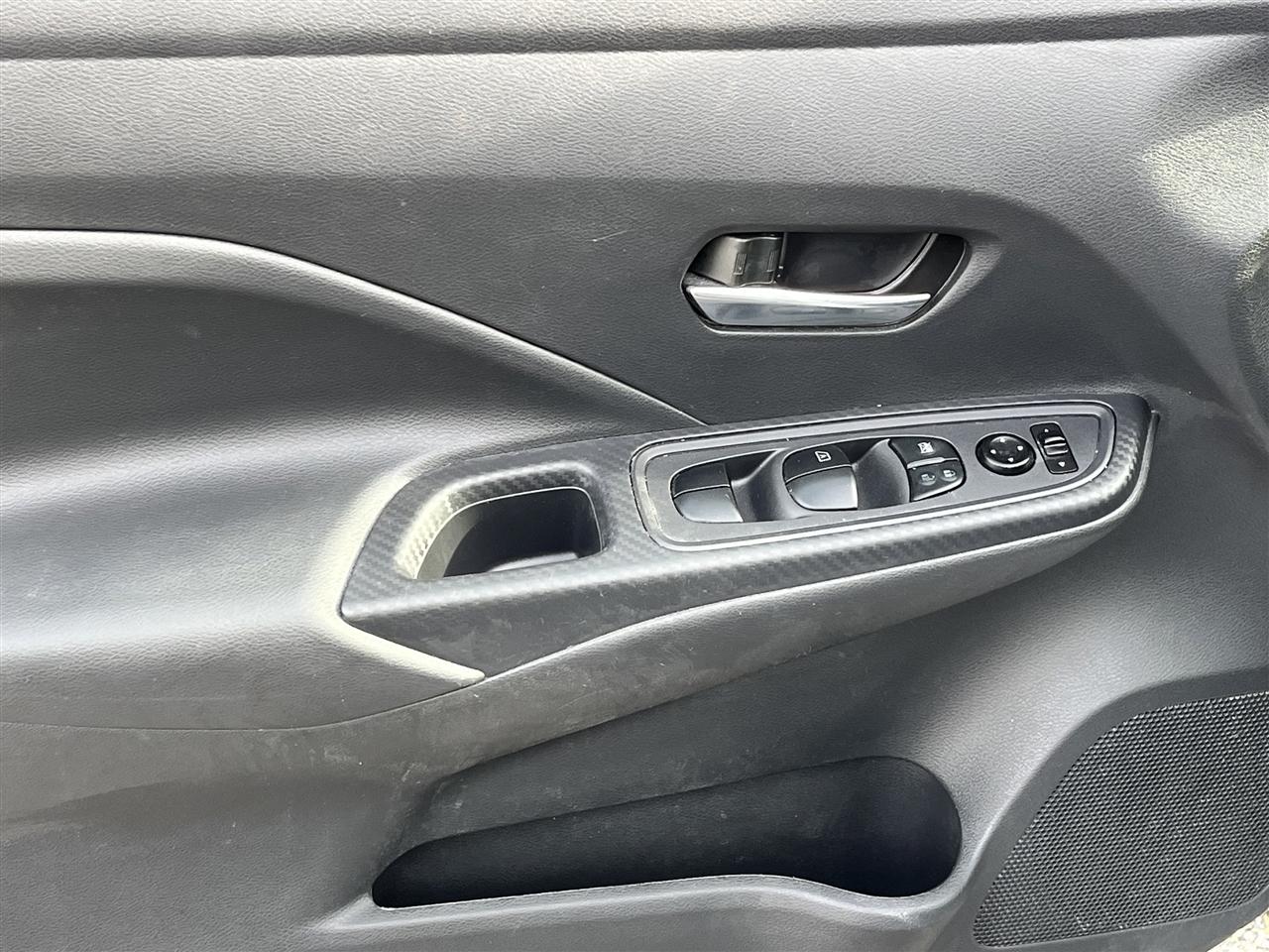Nissan Versa SV 2025