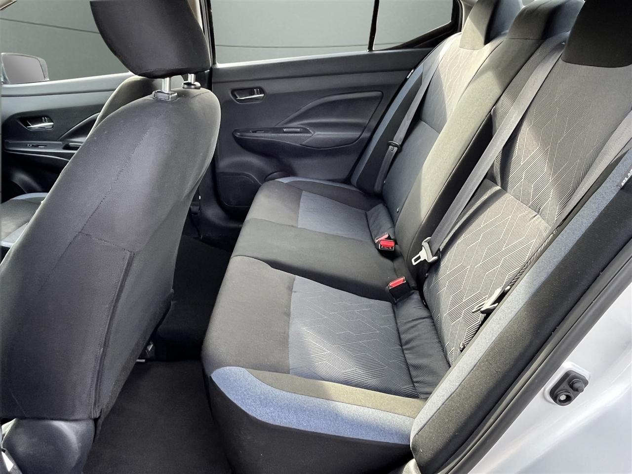 Nissan Versa SV 2025