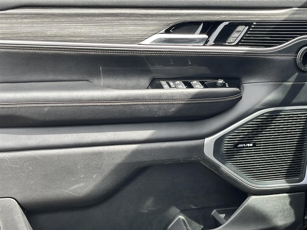 Jeep Wagoneer Series II 2024