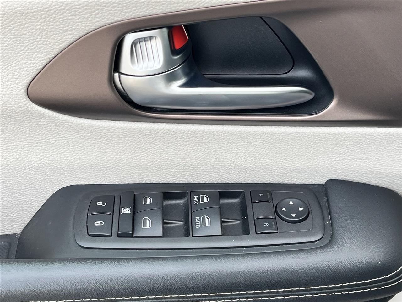 Chrysler Voyager LX 2023