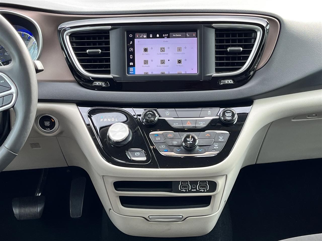 Chrysler Voyager LX 2023