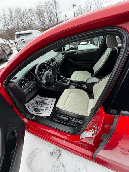 Volkswagen Jetta SE 6A 2016