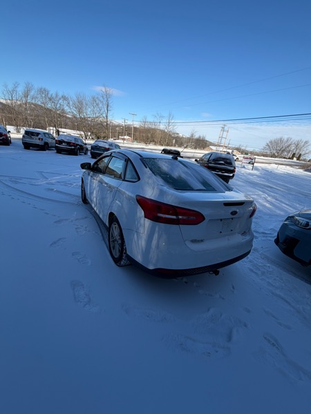 Ford Focus SE Sedan 2016