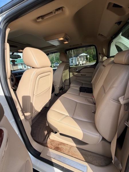 Chevrolet Avalanche LTZ 4WD 2011