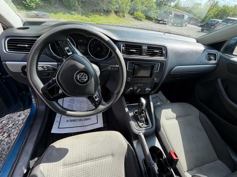 Volkswagen Jetta 1.4T S 6A 2017