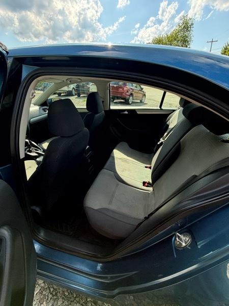 Volkswagen Jetta 1.4T S 6A 2017