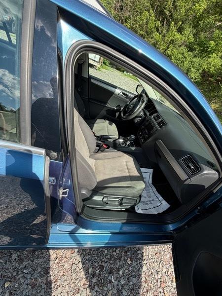 Volkswagen Jetta 1.4T S 6A 2017