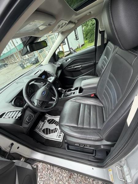 Ford Escape Titanium 4WD 2017