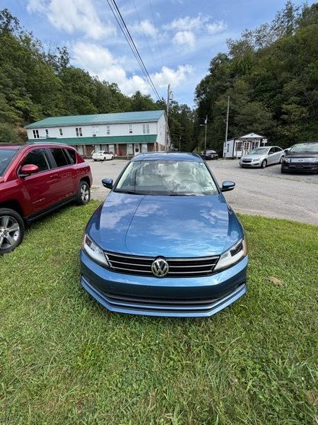 Volkswagen Jetta 1.8T SEL 6A 2017