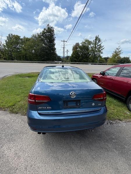 Volkswagen Jetta 1.8T SEL 6A 2017
