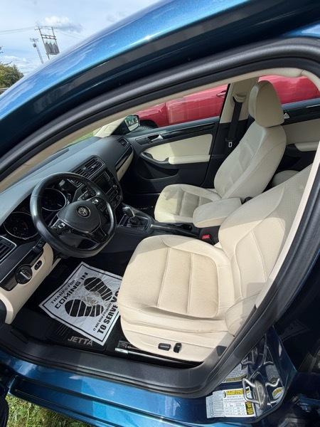 Volkswagen Jetta 1.8T SEL 6A 2017