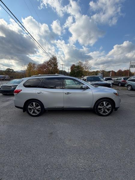 Nissan Pathfinder 4WD 4dr Platinum 2015