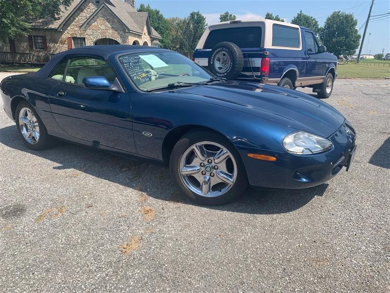 Jaguar XK8  1997 Jaguar XK8  1997