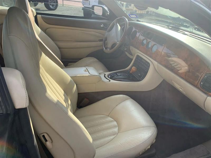 Jaguar XK8  1997 Jaguar XK8  1997