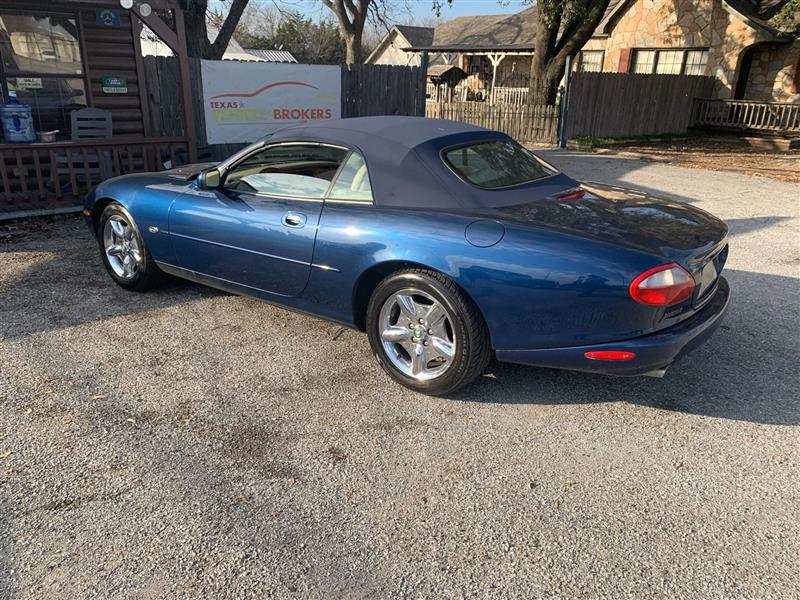 Jaguar XK8  1997 Jaguar XK8  1997