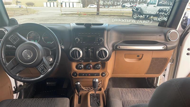 Jeep Wrangler  2011