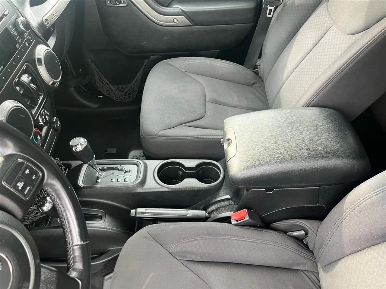 Jeep Wrangler Unlimited Sport 4WD 2013