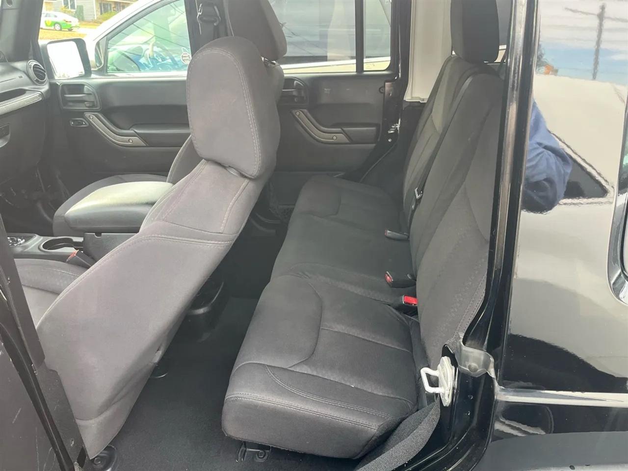 Jeep Wrangler Unlimited Sport 4WD 2013